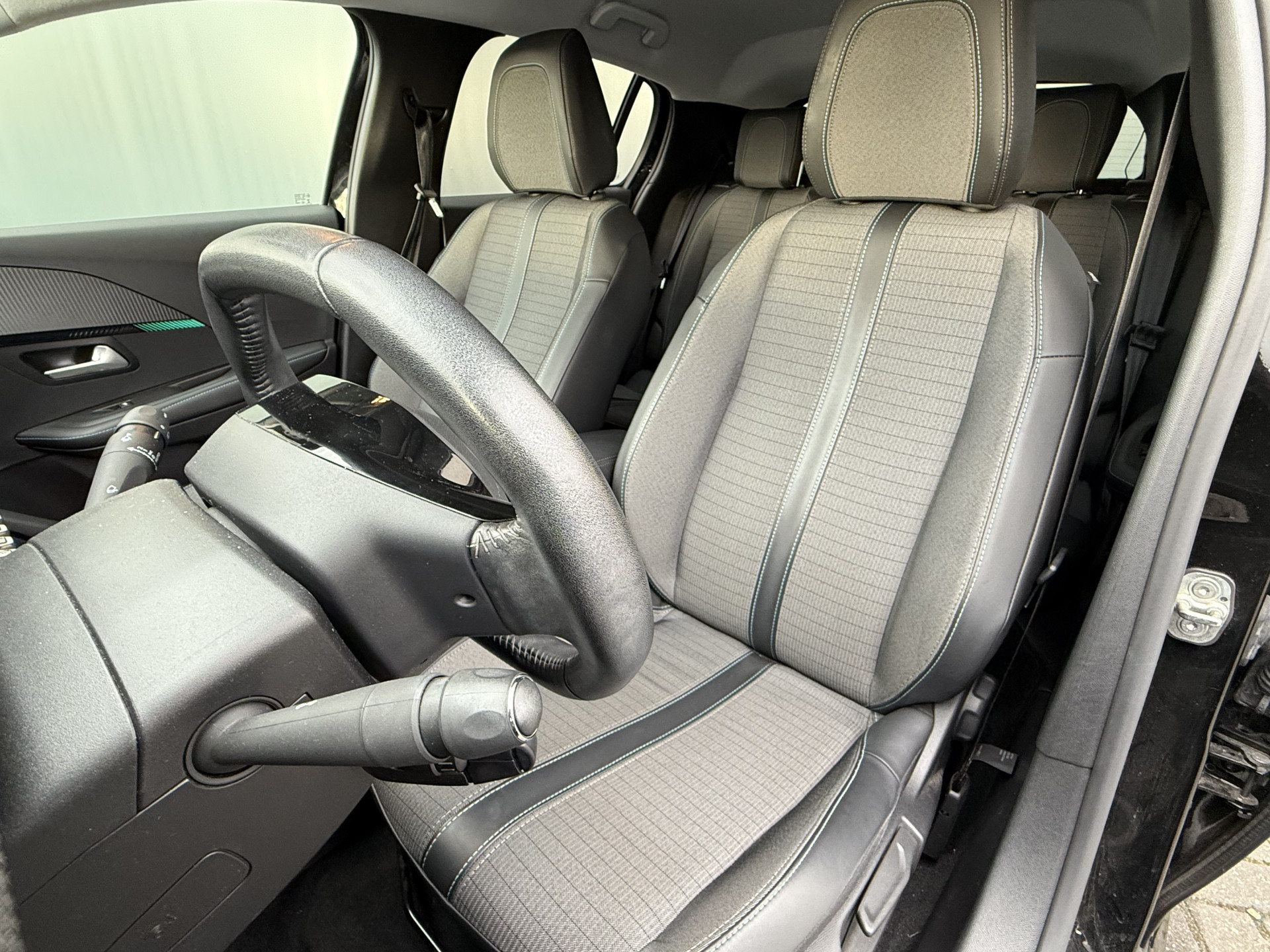 Hoofdafbeelding Peugeot e-208