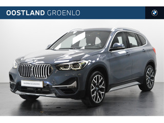 BMW X1 sDrive20i High Executive xLine Automaat / Panoramadak / Trekhaak / Sportstoelen / Achteruitrijcamera / Head-Up / Park Assistant / Stoelverwarming