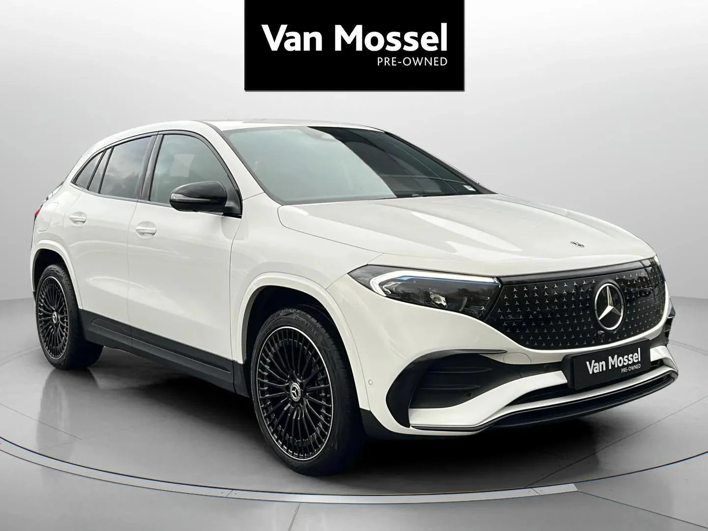 Mercedes-Benz-EQA-image-2