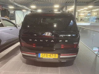Hyundai Santa Fe Hyundai Santa Fe 1.6 T-GDI HEV Premium Sky 7zits |DEMO| - afbeelding nr 3