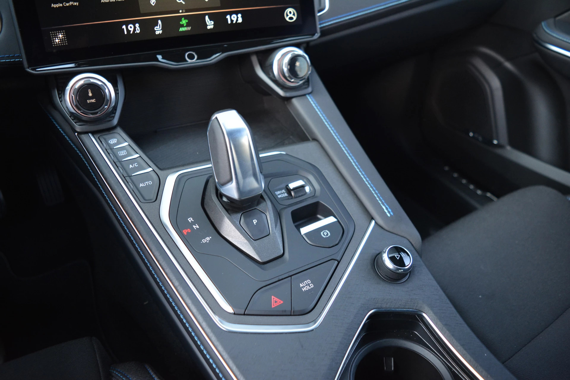 Hoofdafbeelding Lynk & Co 01