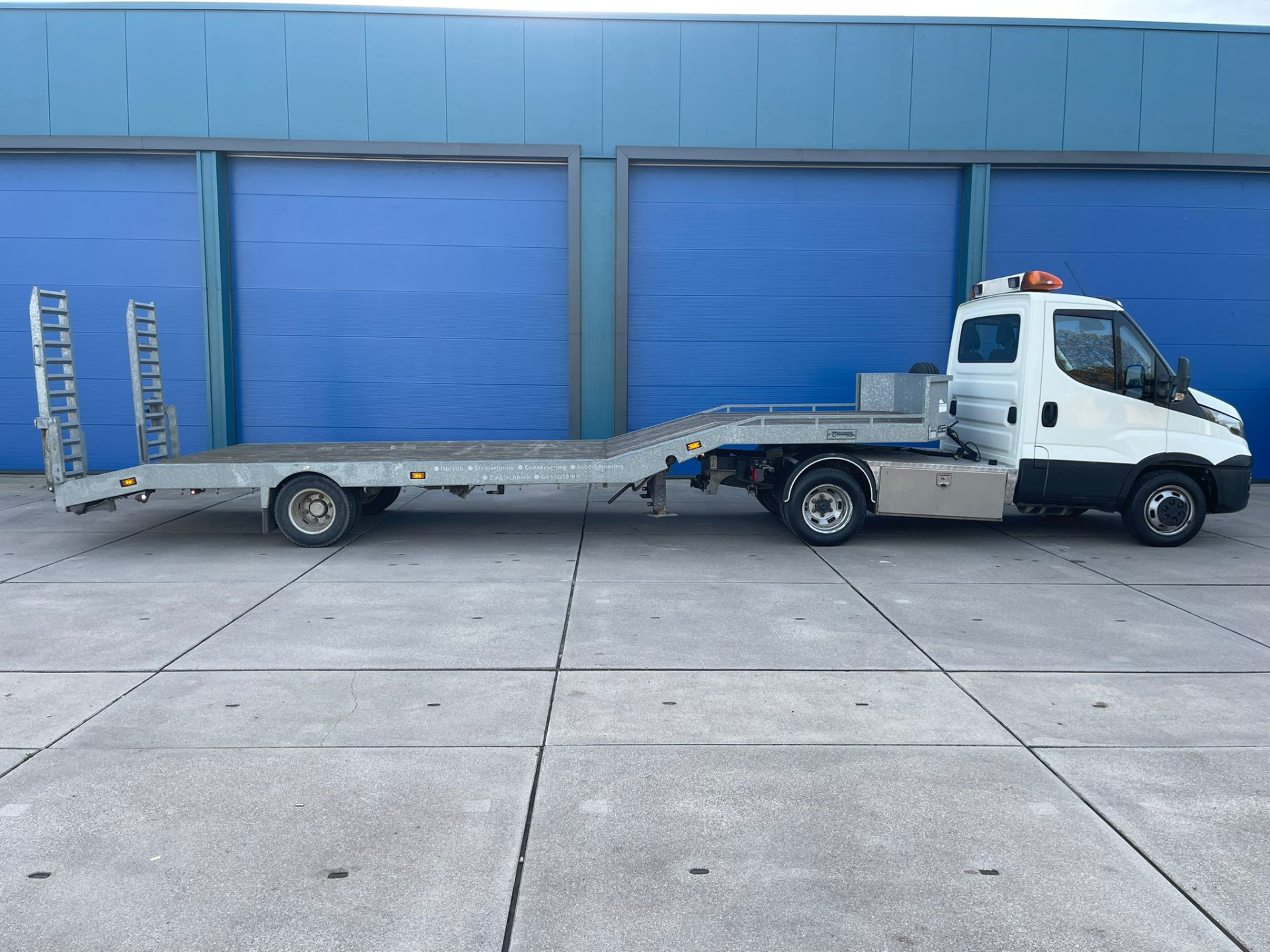 Hoofdafbeelding Iveco 40C16 Be-Trekker +  Semi Dieplader Veldhuizen 7.5 M Automaat / Nieuwstaat!