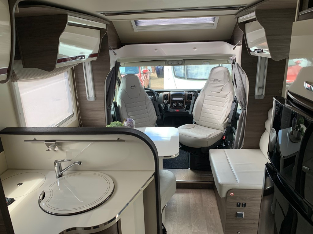 Hoofdafbeelding McLouis Carat 480g Queensbed Hefbed