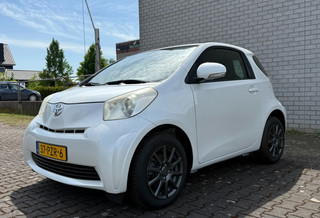Hoofdafbeelding Toyota iQ Toyota iQ 1.0 VVT-I Automaat/ Airco/ LM/ Weinig km's