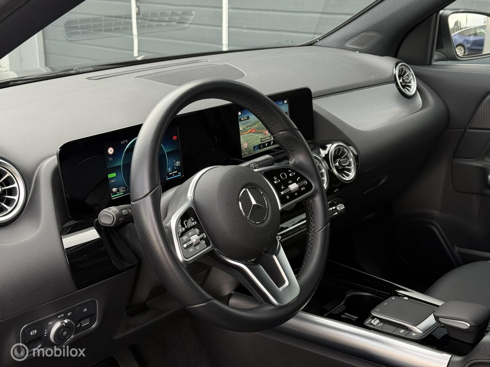 Hoofdafbeelding Mercedes-Benz EQA