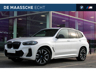 BMW iX3 Executive / Trekhaak / Sportstoelen / Achteruitrijcamera / Adaptieve LED / Live Cockpit Professional / Adaptief onderstel