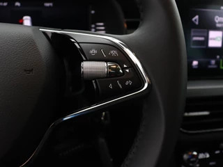 Škoda Kamiq Škoda Kamiq TSI 110PK Ambition / CARPLAY / CLIMAT CONTROL / PARK. SENSOREN / CARSELEXY - afbeelding nr 17