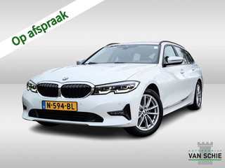 BMW 3 Serie Touring 320i Business Edition (184PK) 1e-Eig. & Dealer-Onderh. BOVAG-Garantie. NL-Auto.