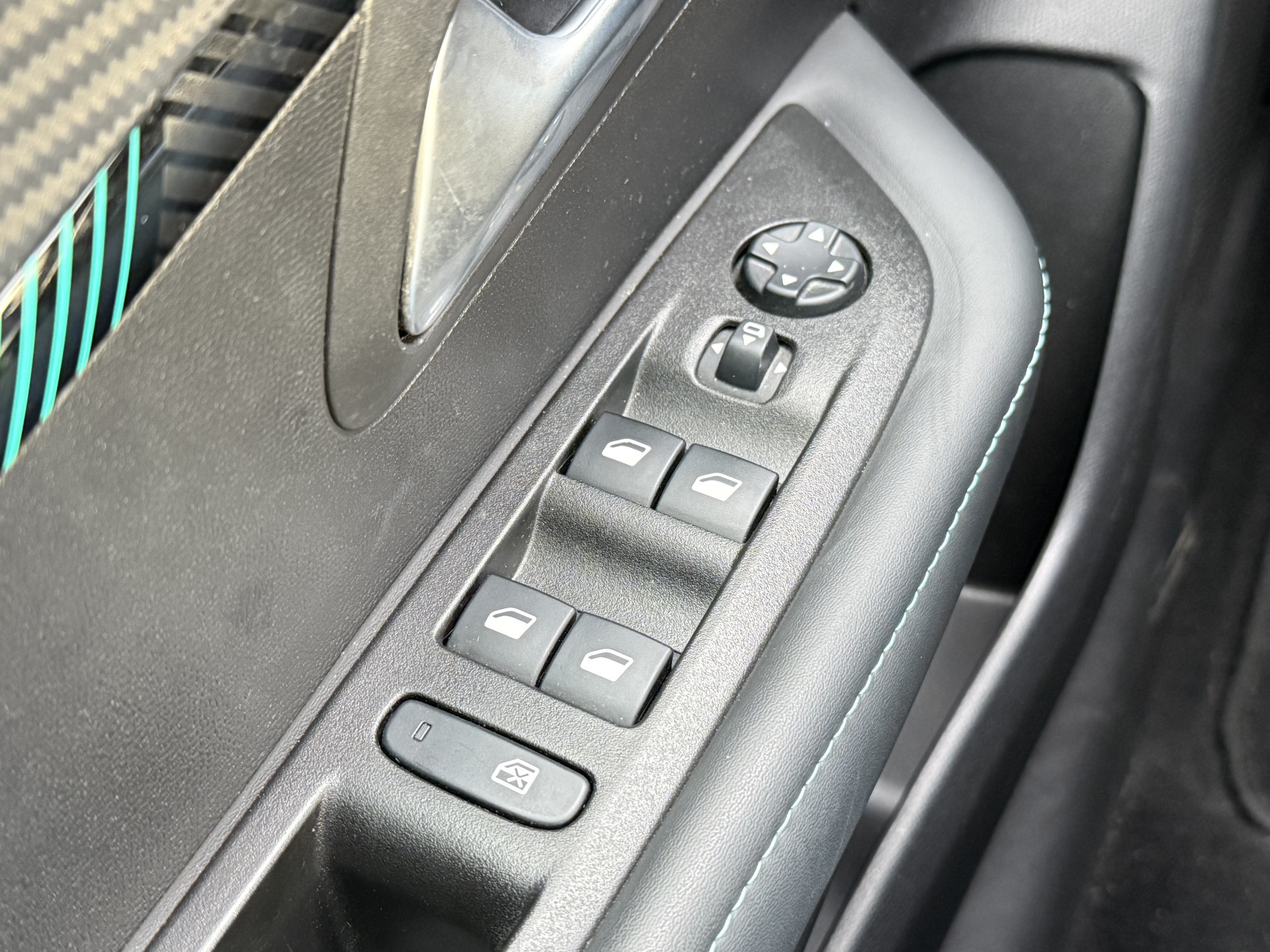 Hoofdafbeelding Peugeot e-208