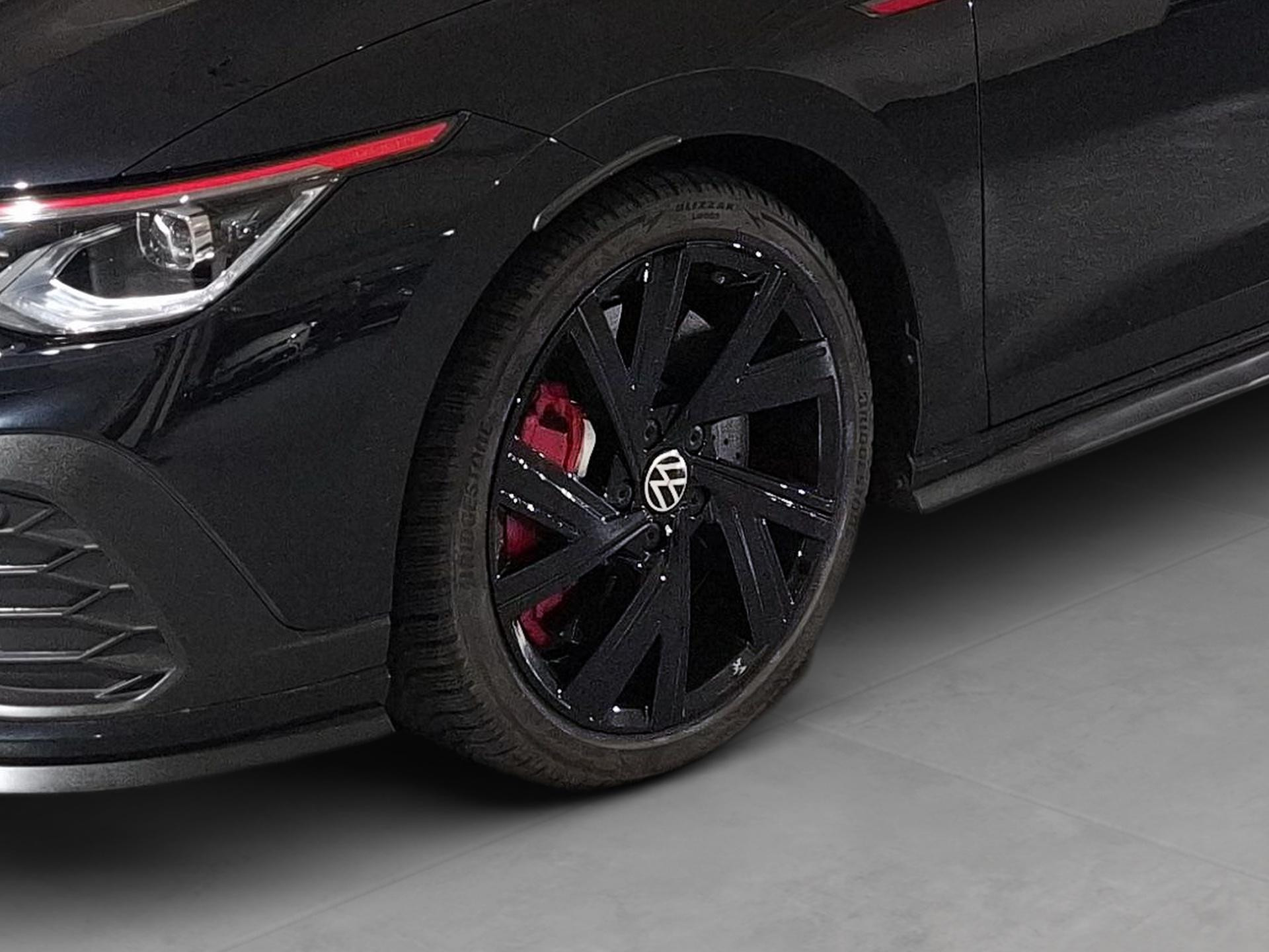 Volkswagen-Golf-image-19