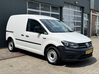 Volkswagen Caddy 2.0 TDI L1H1 Airco Cruise controle Trekhaak 1400kg trekgewicht Schuifdeur Telefoon verbinding Apple carplay kastinrichting Laderkasten 1e eigenaar 2-Persoons Euro 6