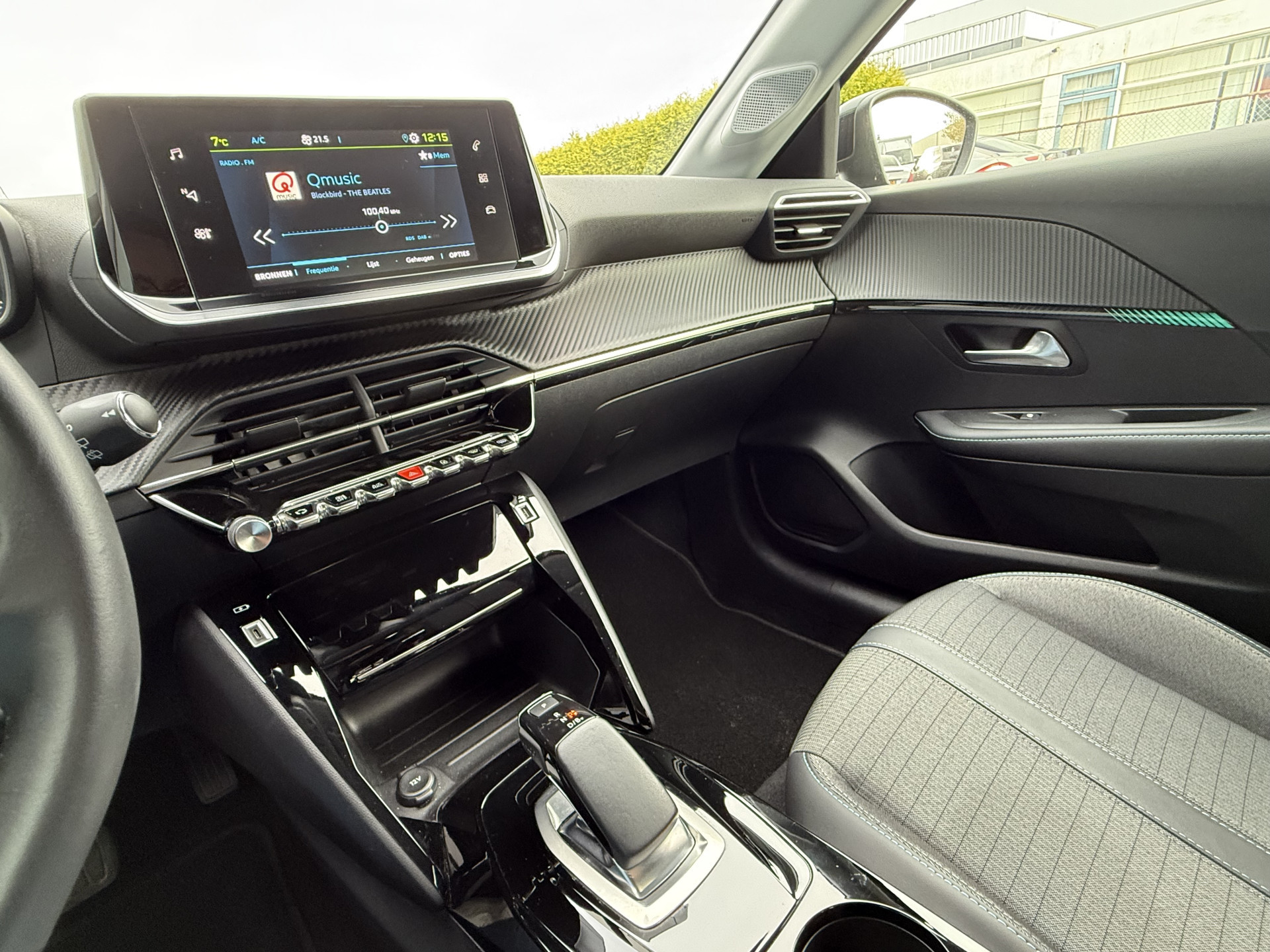 Hoofdafbeelding Peugeot e-208