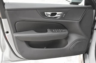 Volvo V60 Volvo V60 350pk AWD Essential Bright | Leder | Driver | Climate | Styling - afbeelding nr 9