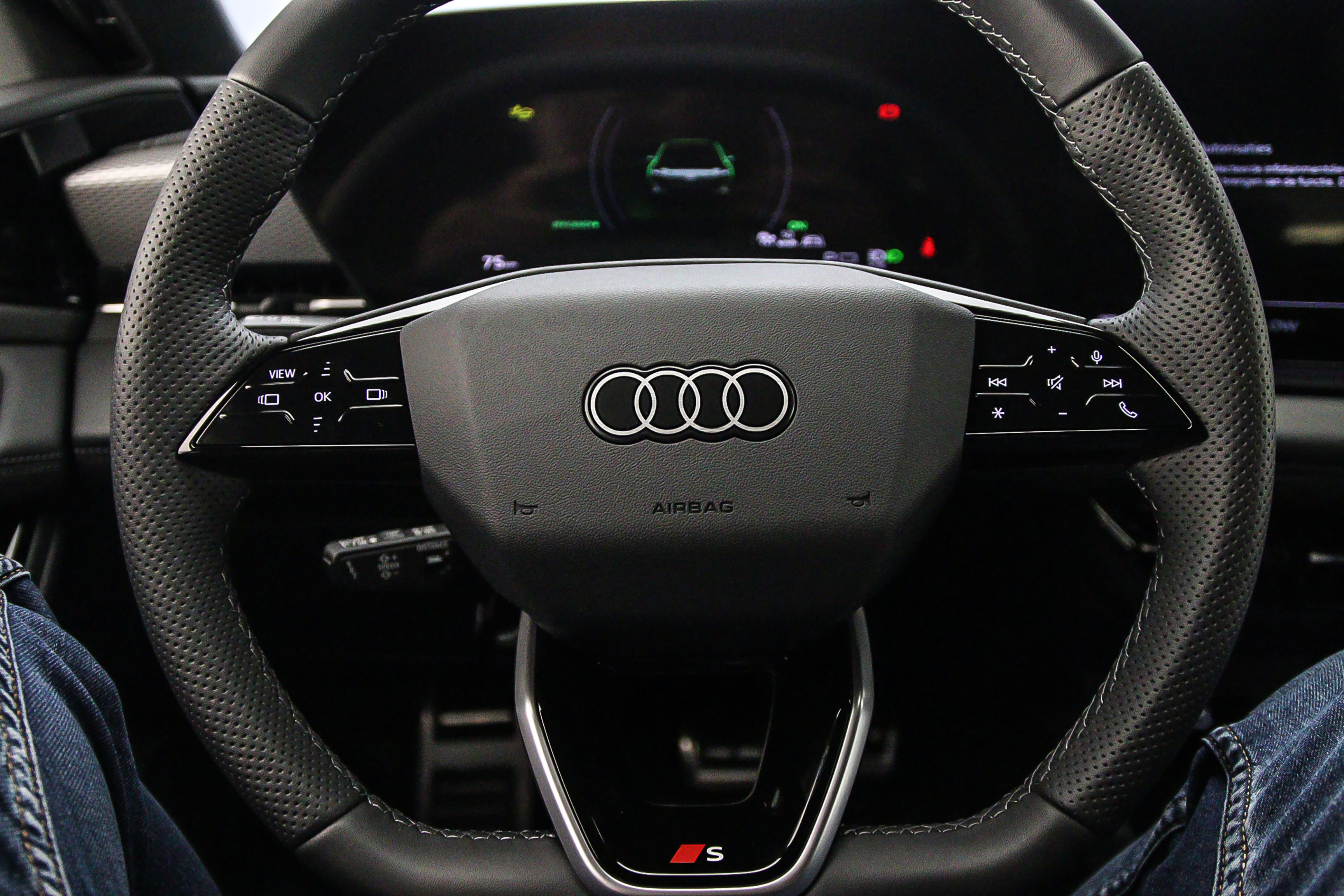 Hoofdafbeelding Audi A6 Avant e-tron