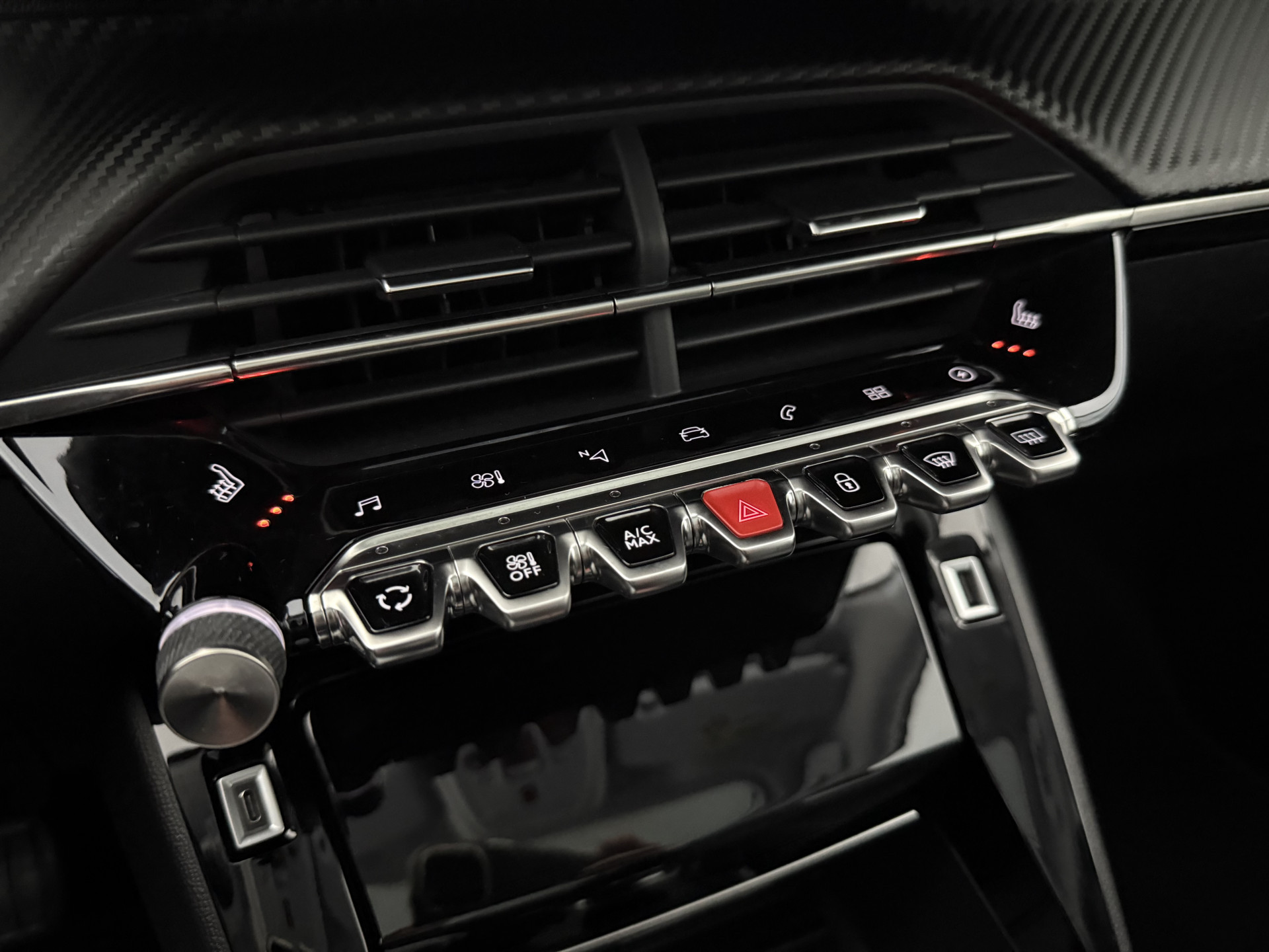 Hoofdafbeelding Peugeot e-208