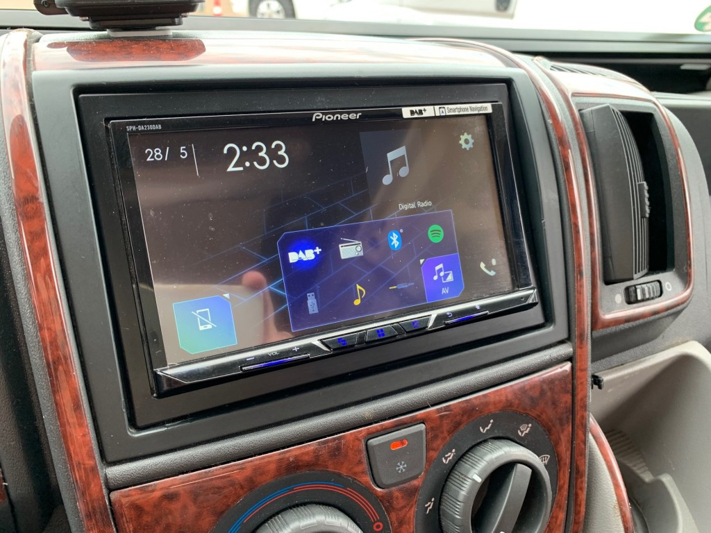 Hoofdafbeelding Roller Team T-line 255 Airco 6x Slaappl. 5 Gordels