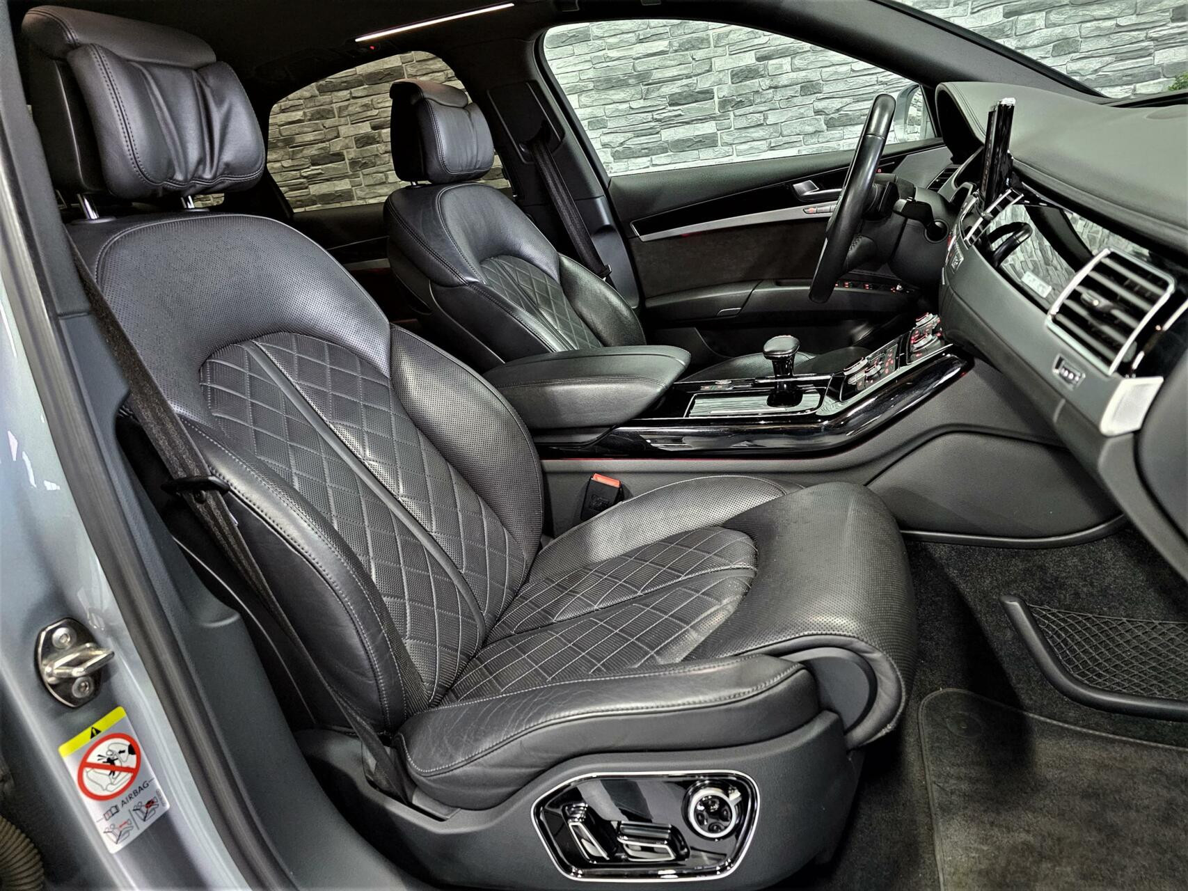 Hoofdafbeelding Audi A8