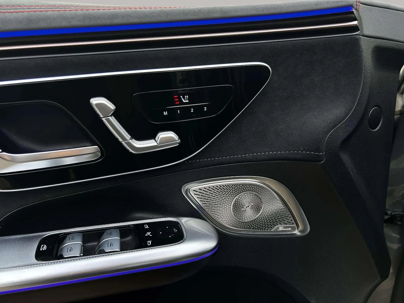 Mercedes-Benz-EQE-image-11