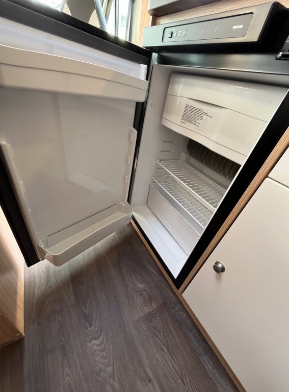 Hoofdafbeelding Sunlight V69 Adventure Ed. Queensbed Zonnepaneel