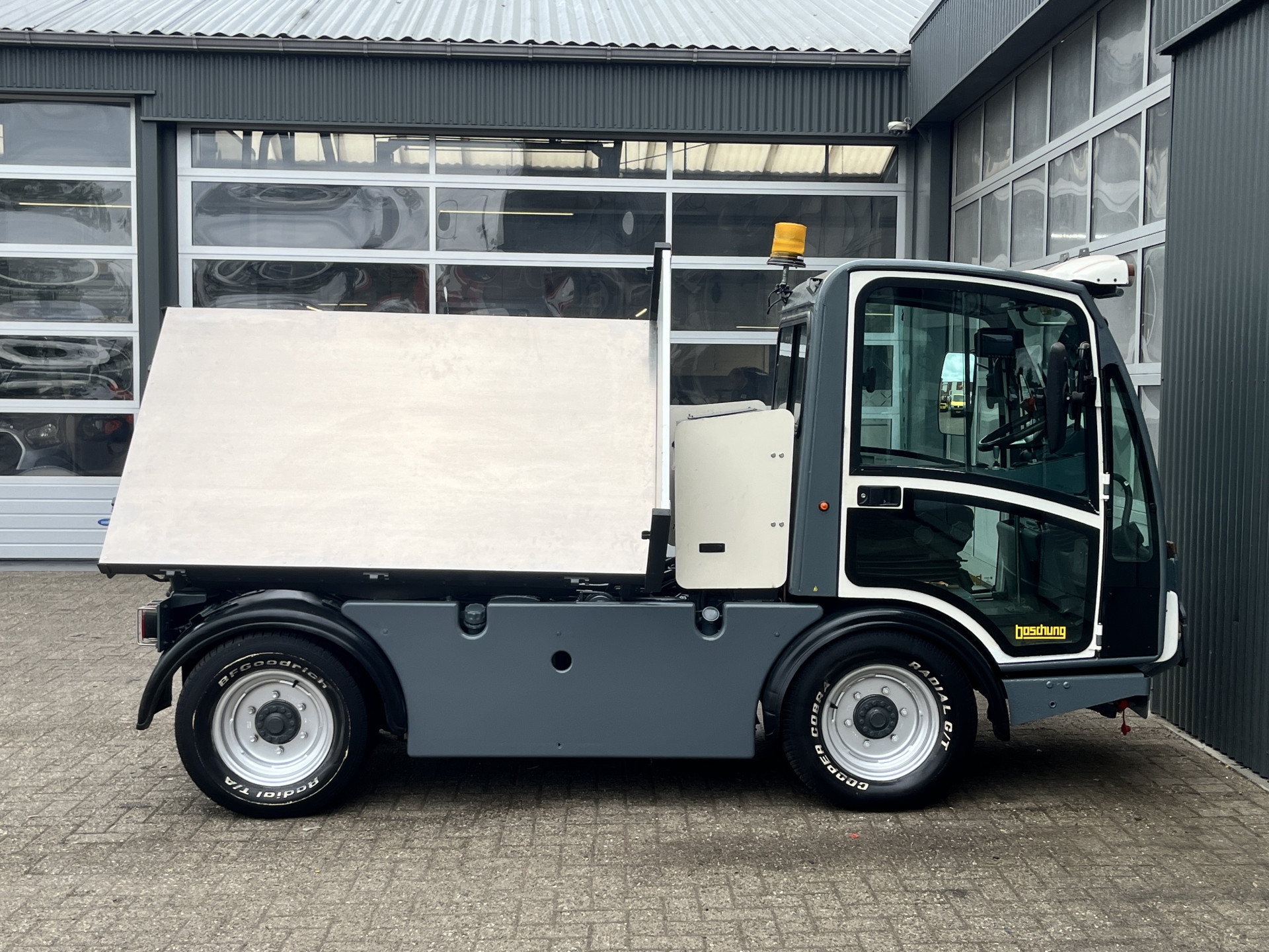 Hoofdafbeelding boschung P4T