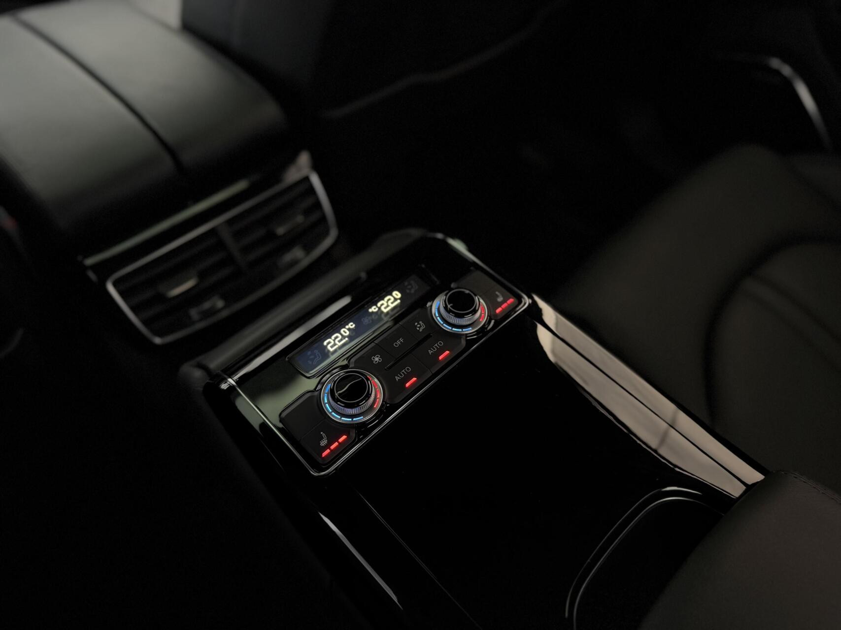 Hoofdafbeelding Audi S8