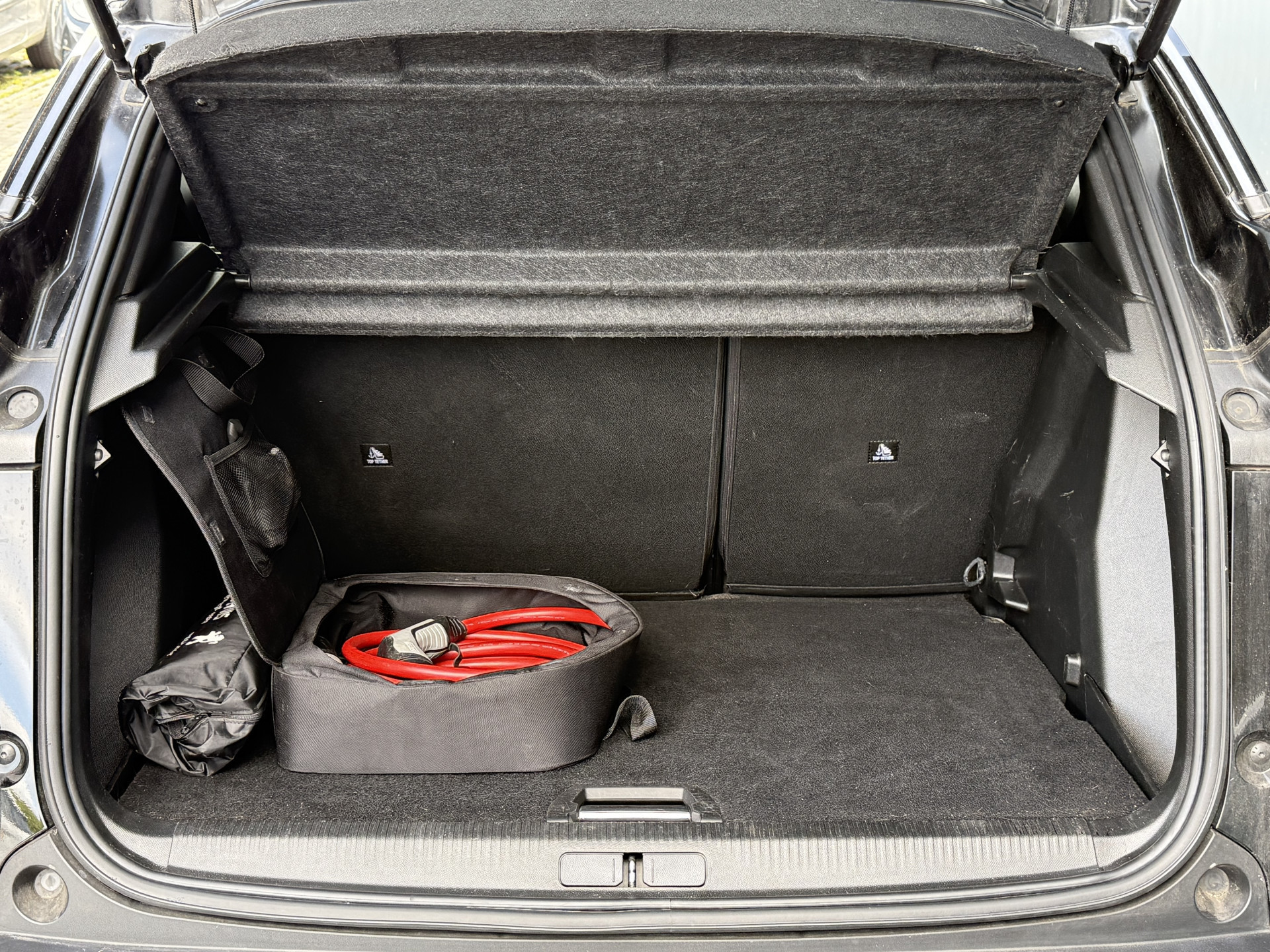 Hoofdafbeelding Peugeot e-2008