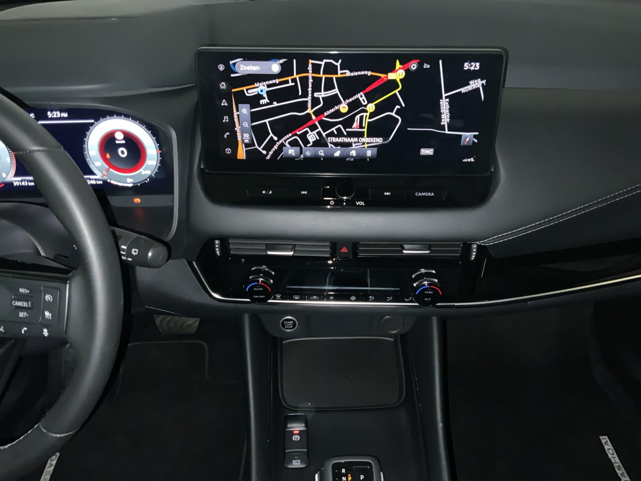 Nissan-QASHQAI-image-14