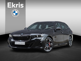 BMW i5 Touring eDrive40 | M Sportpakket Pro | Trekhaak | Driving Assistant Prof. | Adaptief M Onderstel Prof. | Harman Kardon | Head-Up | Parking Assistant Plus | Comfortstoelen | 19'' LMV