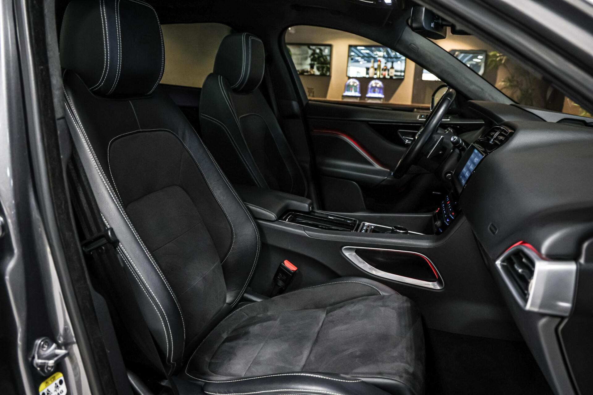 Hoofdafbeelding Jaguar F-PACE