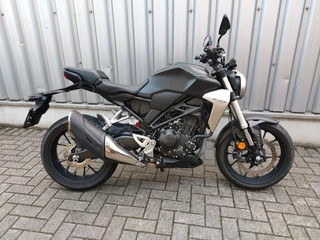 Hoofdafbeelding Honda CB 300 Honda CB 300 R