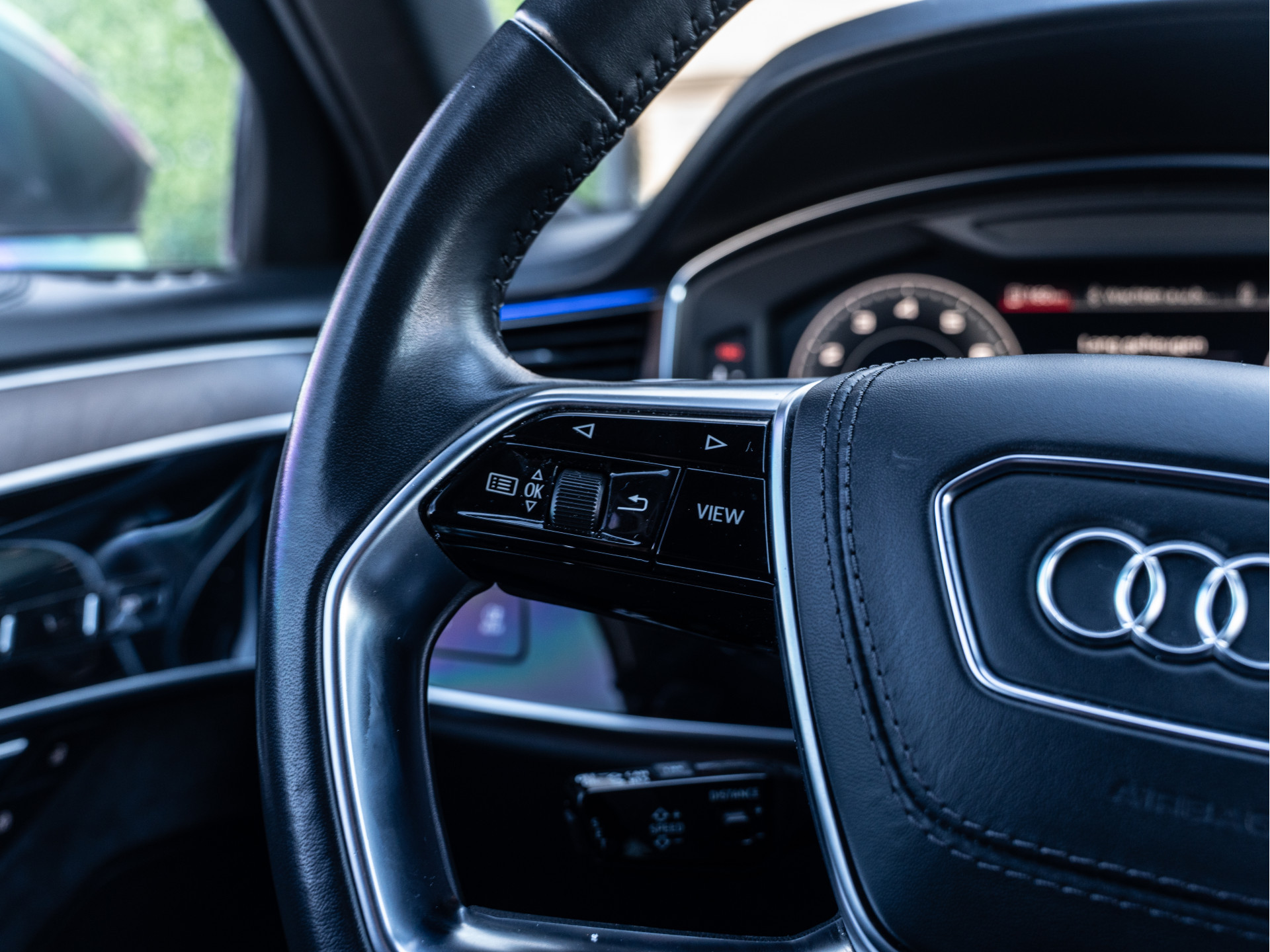 Hoofdafbeelding Audi A8