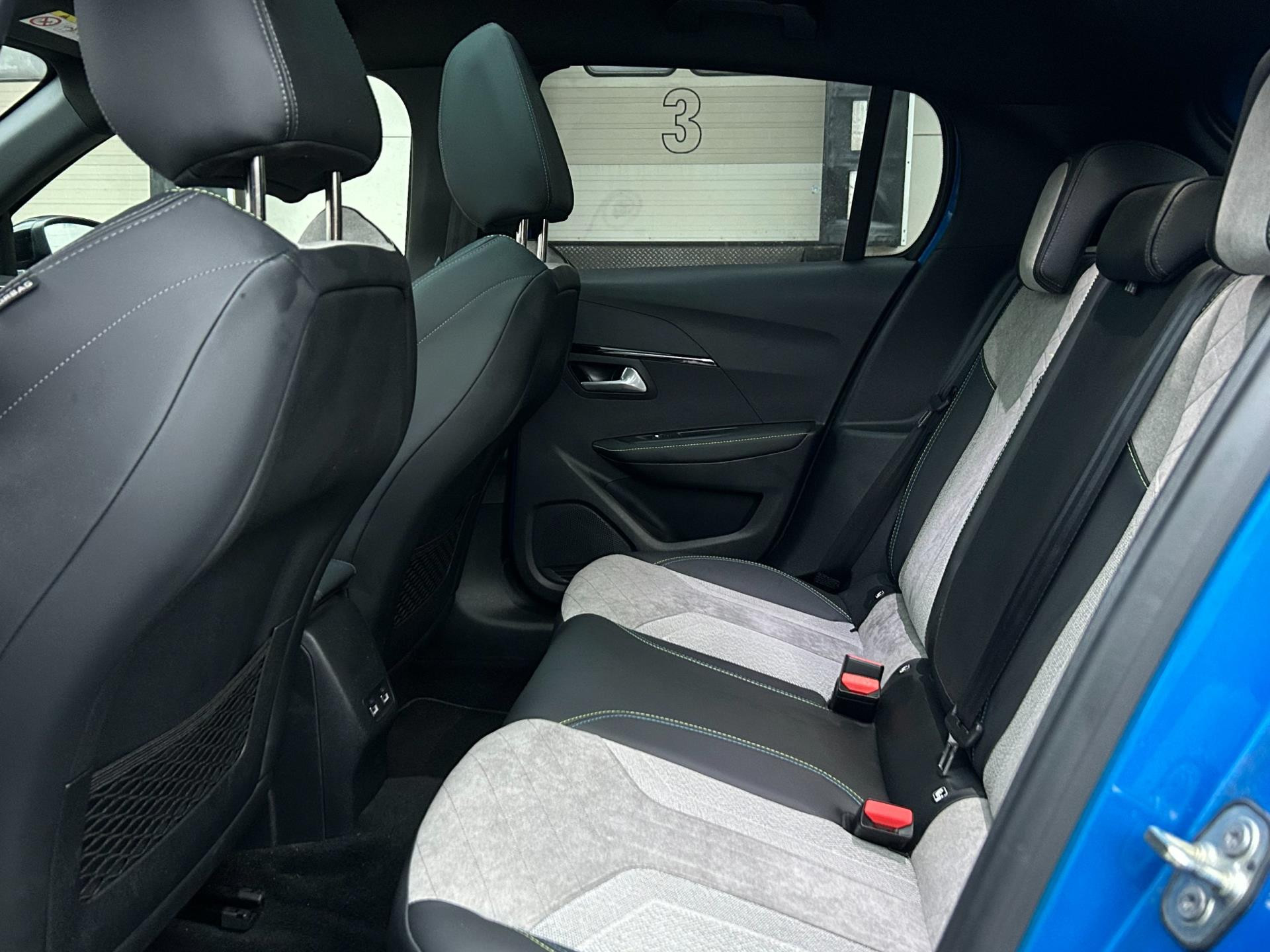 Hoofdafbeelding Peugeot e-208