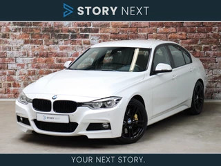BMW 3 Serie Sedan 330i High Executive M Sport Pakket Automaat / M Sportremsysteem Geel / Harman-Kardon / Adaptief M Onderstel / Cruise Control / Leder / Parkeersensoren / Cruise Control / Stoelverwarming / Lichtpakket / Shadow Line / 18 Inch