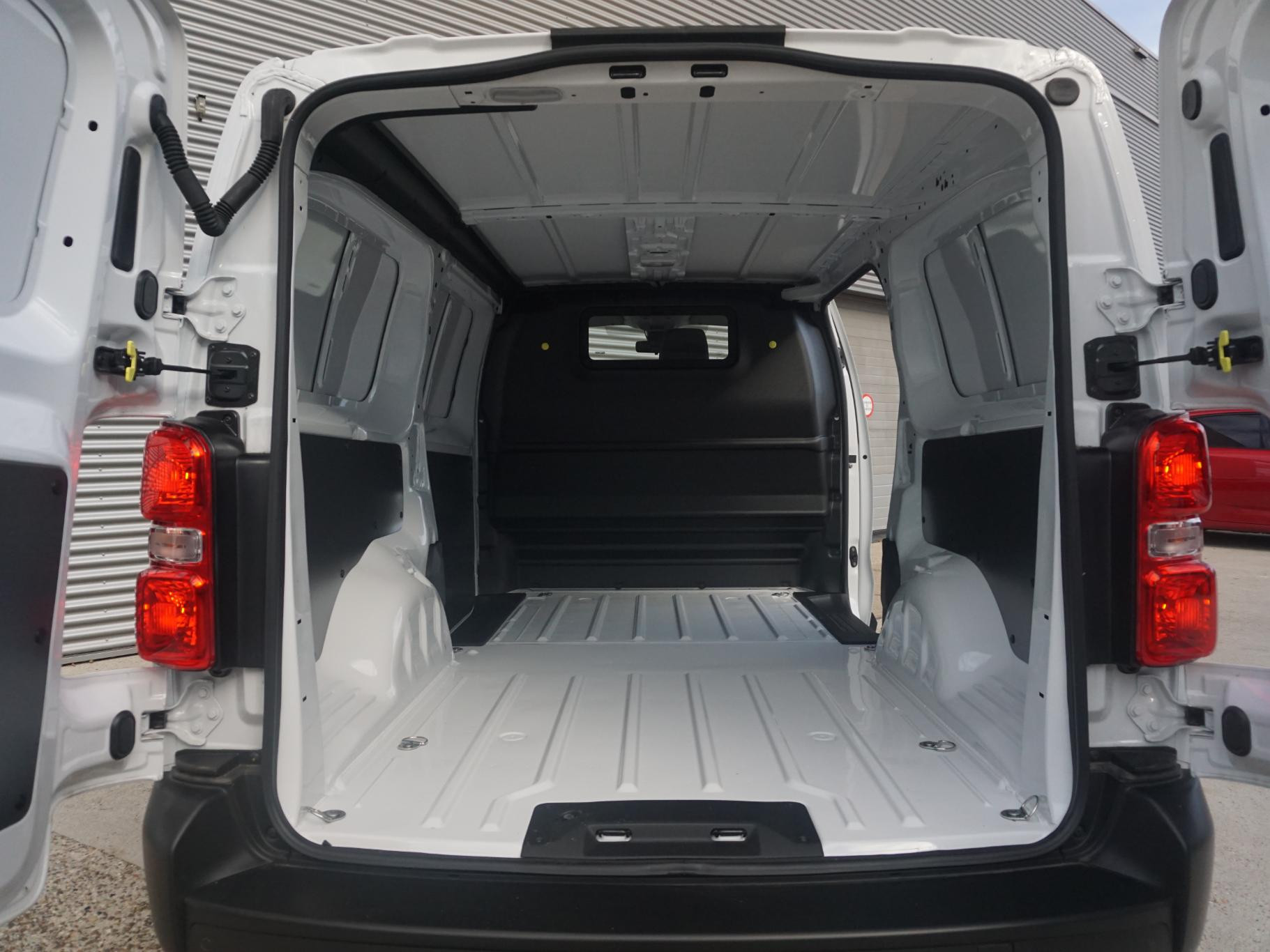 Hoofdafbeelding Peugeot e-Expert