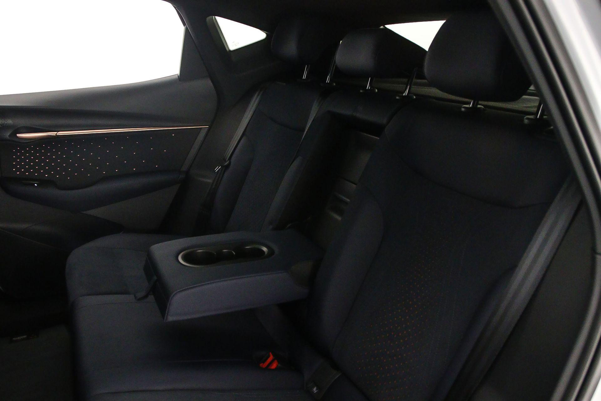 Hoofdafbeelding CUPRA Tavascan