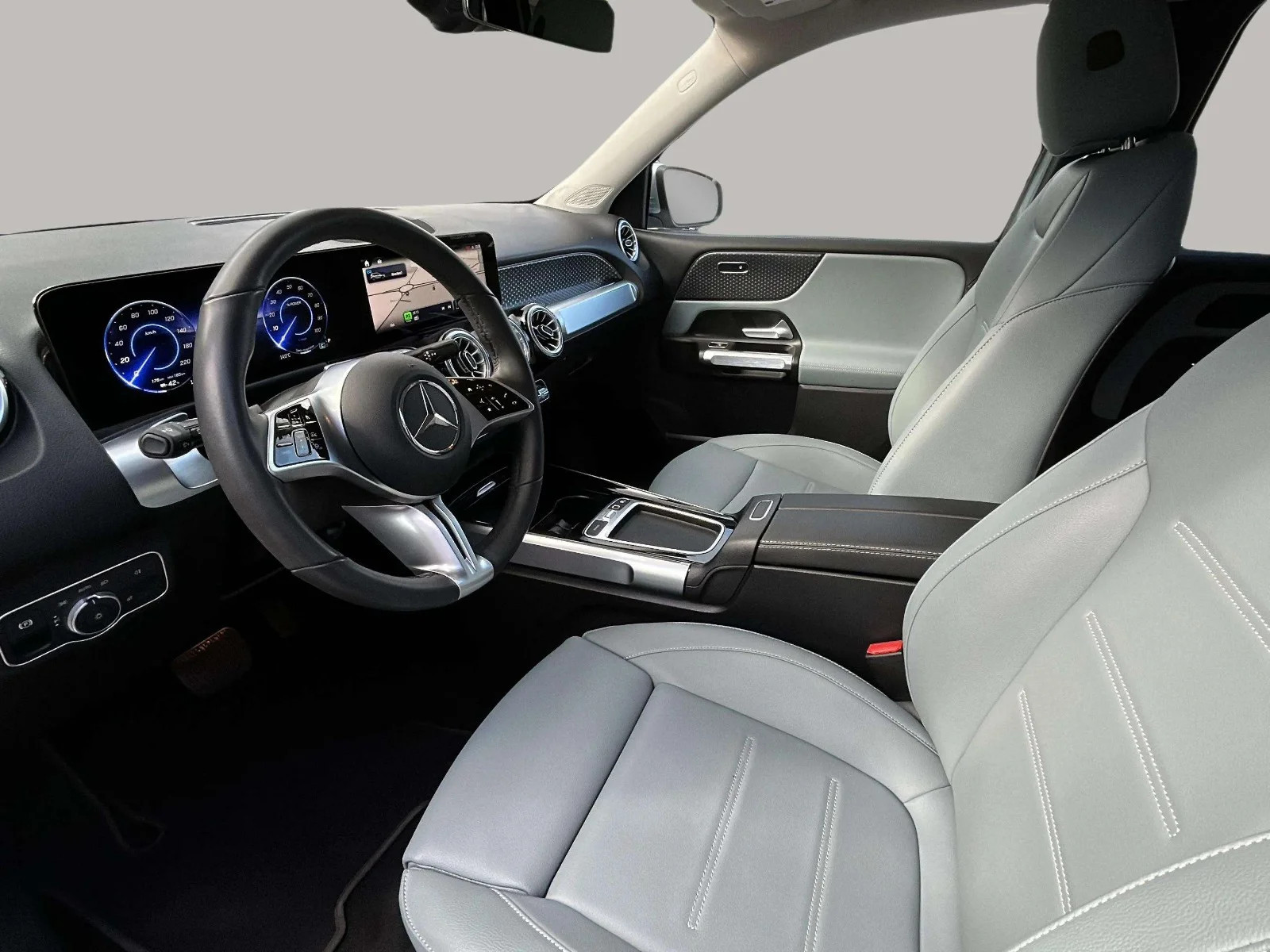 Mercedes-Benz-EQB-image-10