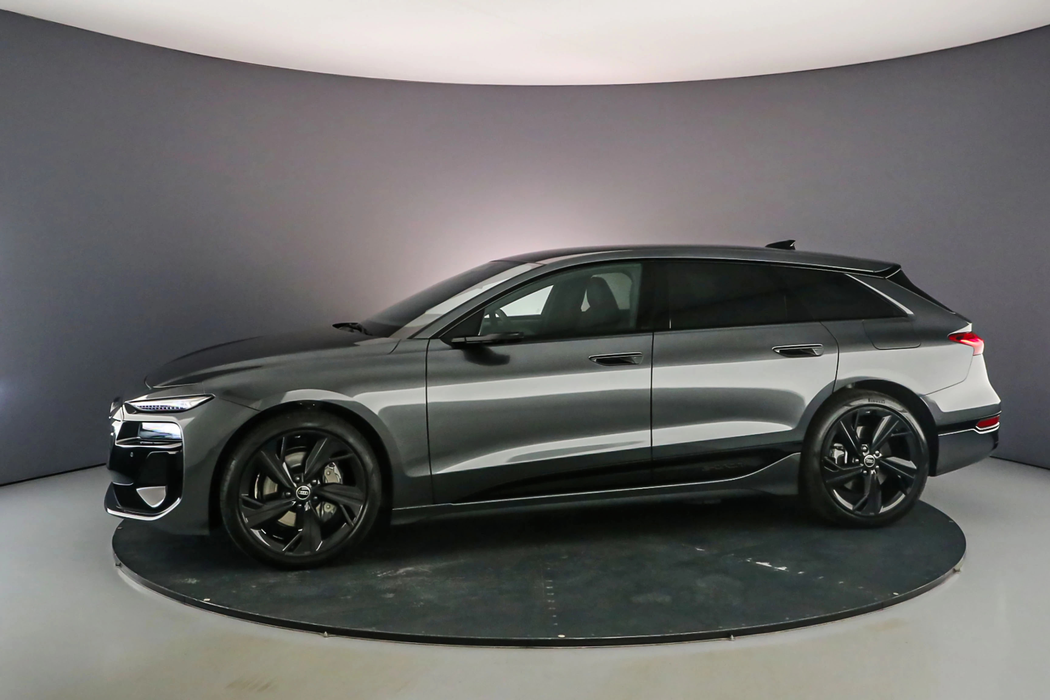 Hoofdafbeelding Audi A6 Avant e-tron