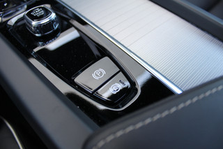Volvo XC60 Volvo XC60 2.0 T6 Plug-in hybrid AWD Plus Black Edition | Panoramadak | H&K | 360 camera | Winterpack - afbeelding nr 33