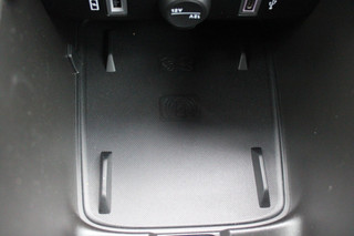Jeep Avenger Jeep Avenger LONGTITUDE 156PK 54 kWh | NAVIGATIE | DRAADLOZE APPLE CARPLAY/ANDROID AUTO | KEYLESS ENTRY/START | CRUISE CONTROL | PARKEERSENSOREN ACHTER | DAB+ RADIO | CLIMATE CONTROL | DRAADLOZE TELEFOONLADER | LED KOPLAMPEN | - afbeelding nr 22