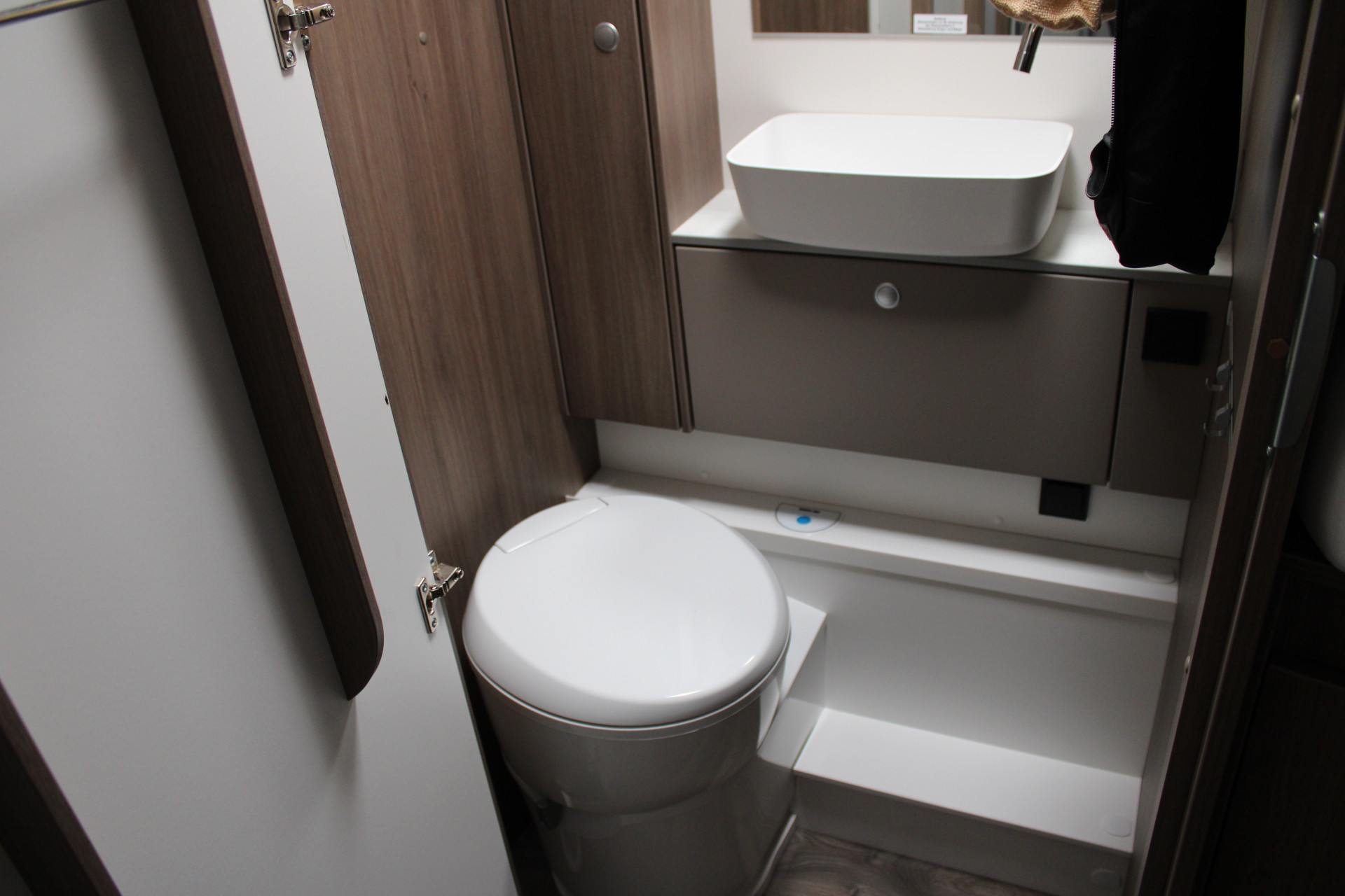 Hoofdafbeelding Carado T680/T447T