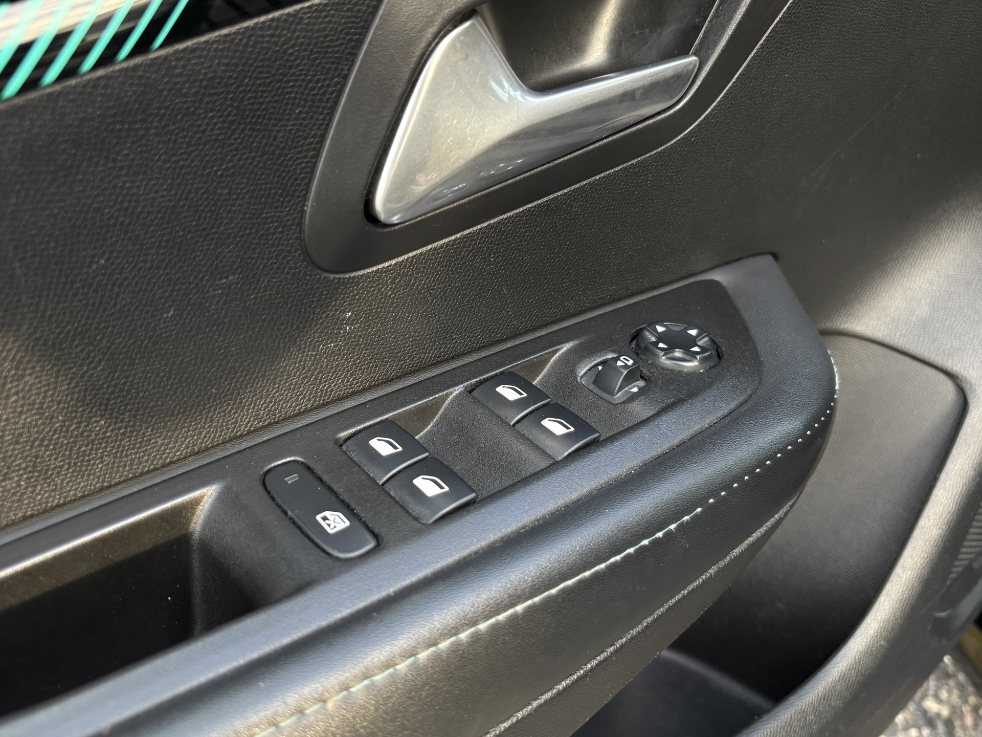 Hoofdafbeelding Peugeot e-208