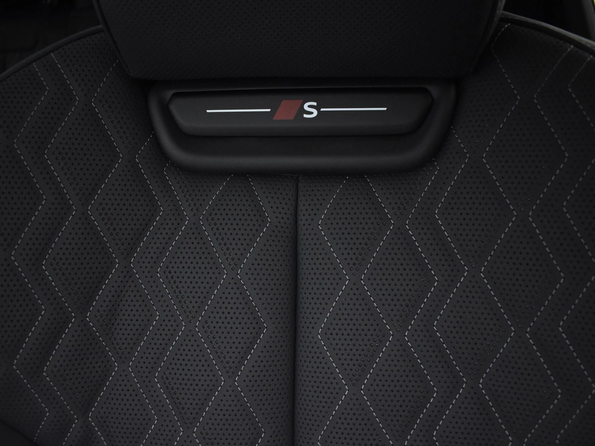 Hoofdafbeelding Audi S6 Avant e-tron