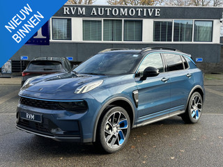 Lynk & Co 01 1.5 11.000KM! | PHEV | FABRIEKSGARANTIE |COMPLETE AUTO| ZWARTE HEMEL| PANO| 360 CAMERA| ELEK. ACHTERKLEP| DODE HOEK|