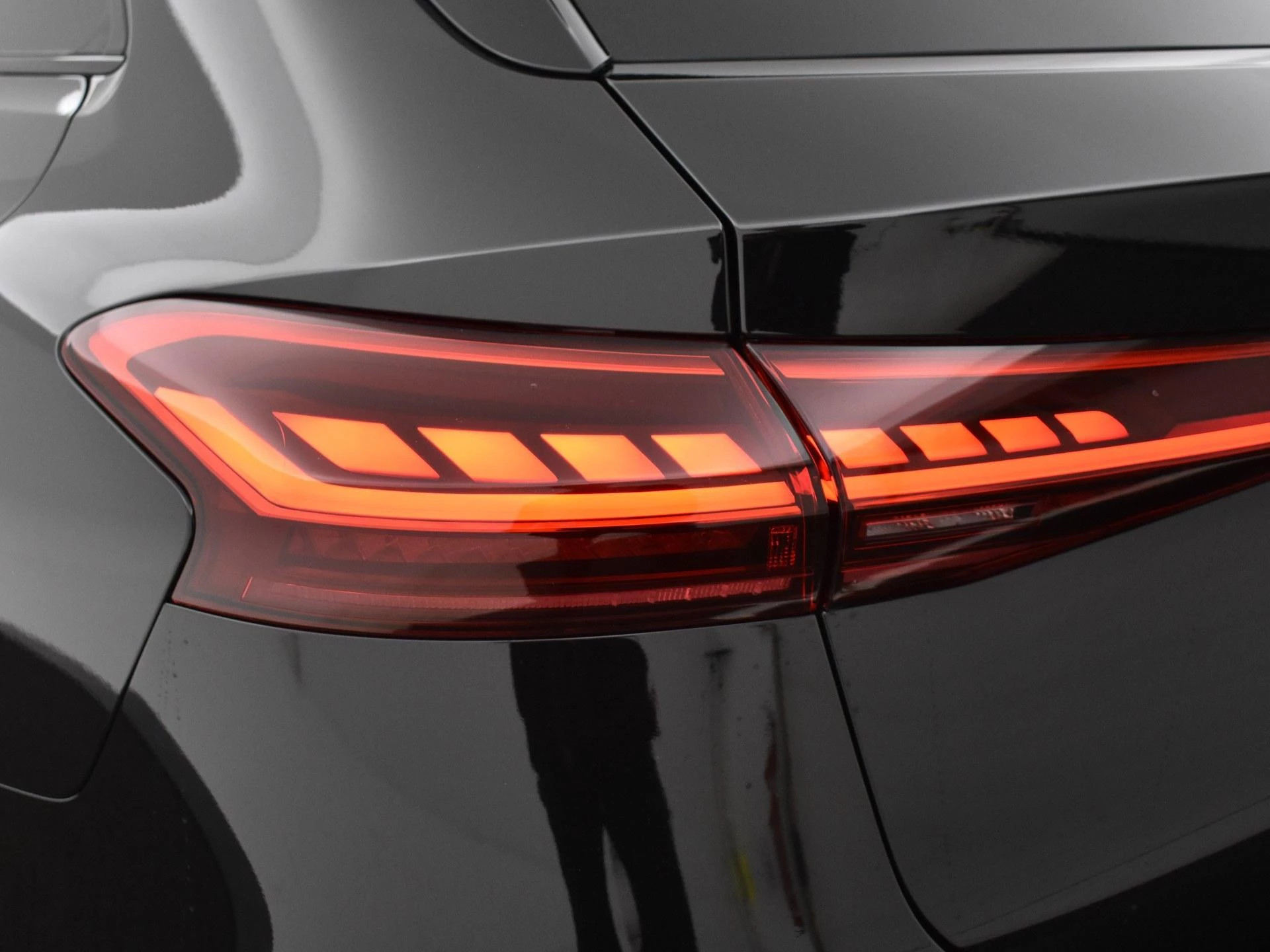 Hoofdafbeelding Audi A6 Avant e-tron