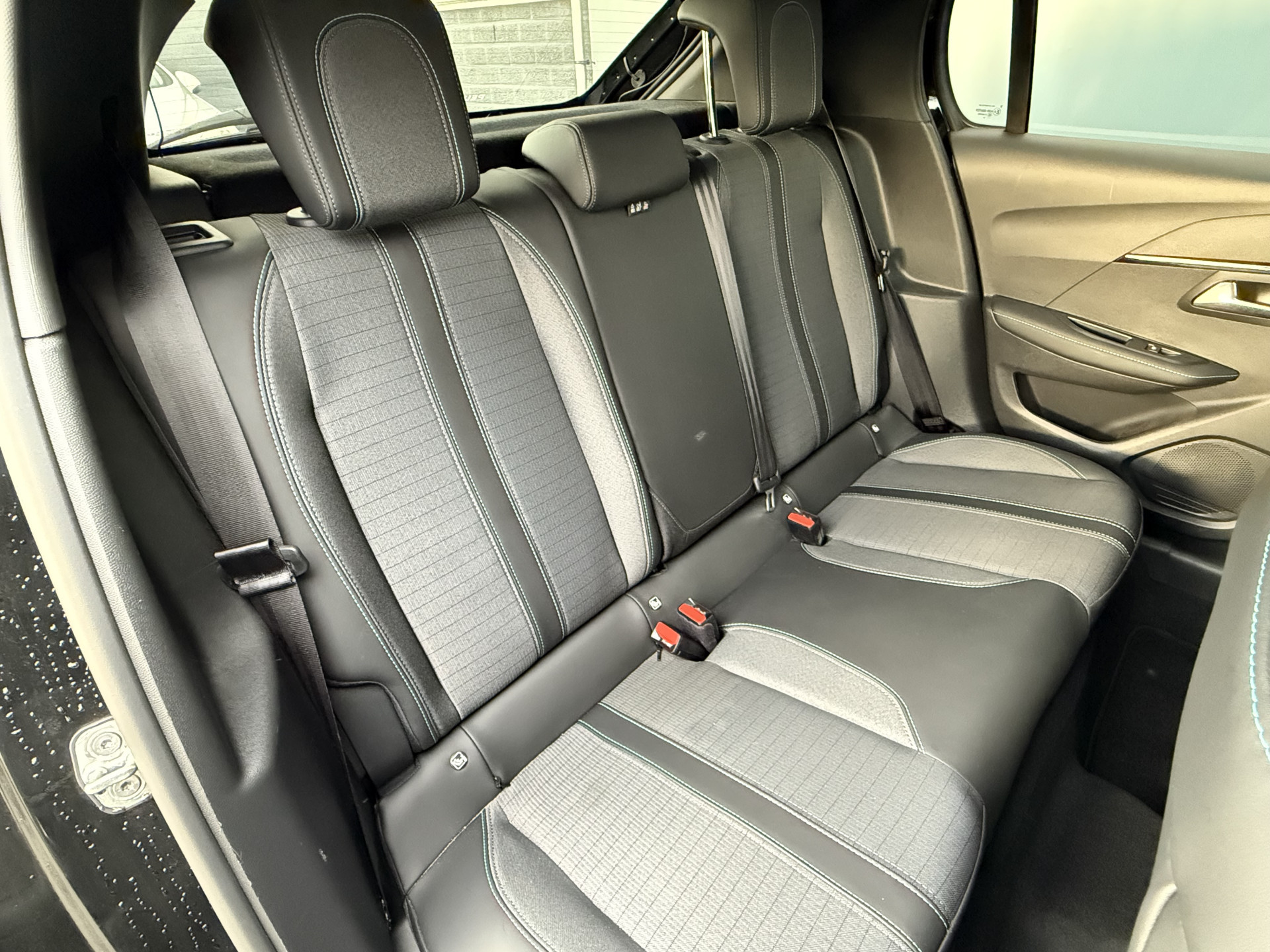 Hoofdafbeelding Peugeot e-208