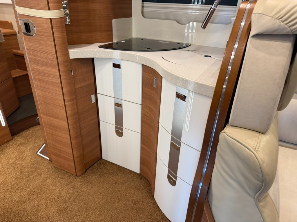 Hoofdafbeelding Carthago Chic C-line 5.0 Qb Suite 180pk Automaat