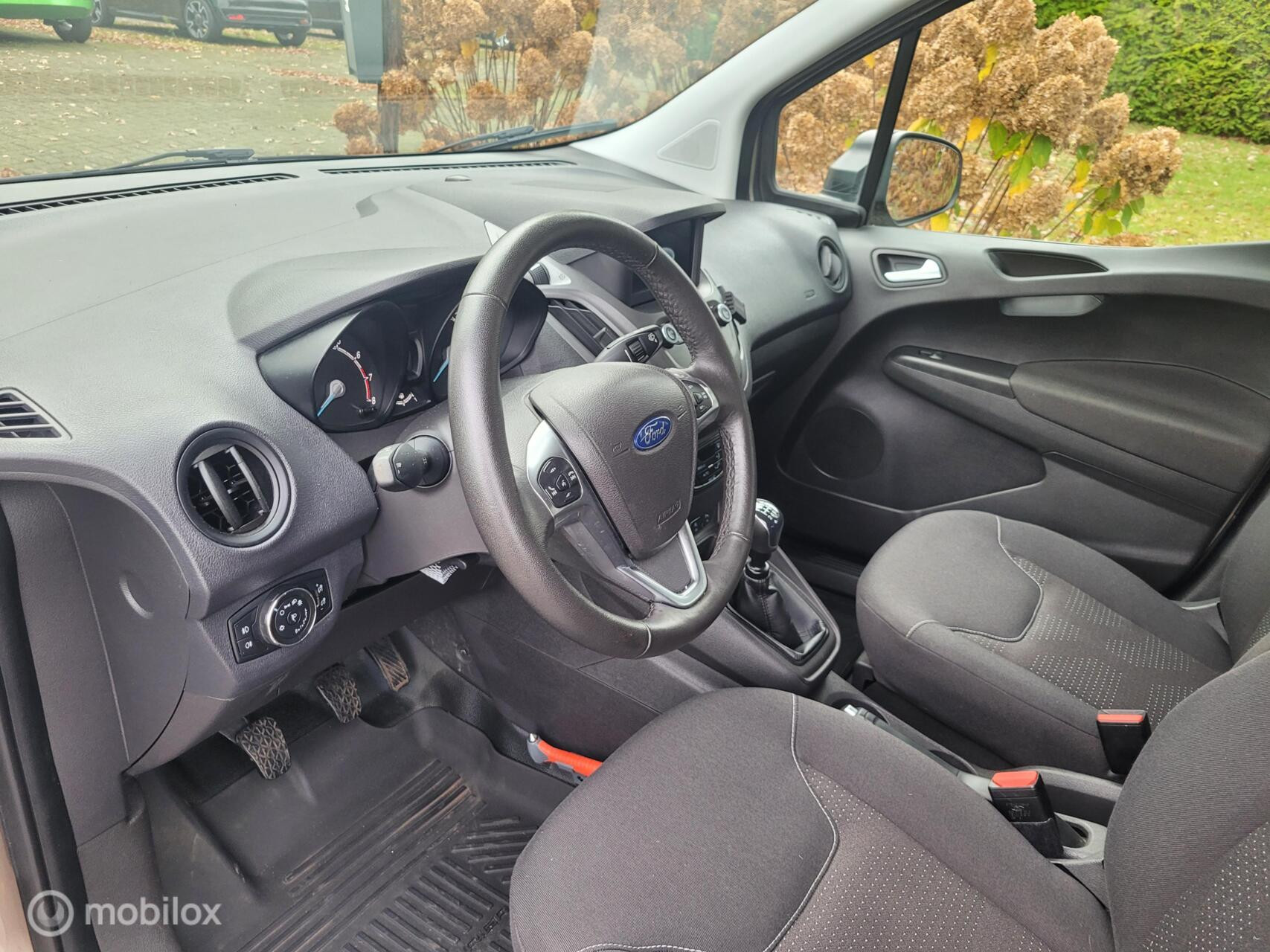 Hoofdafbeelding Ford Transit Courier