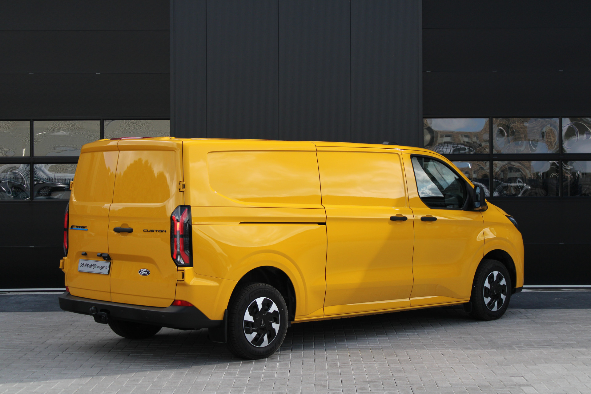 Hoofdafbeelding Ford E-Transit Custom