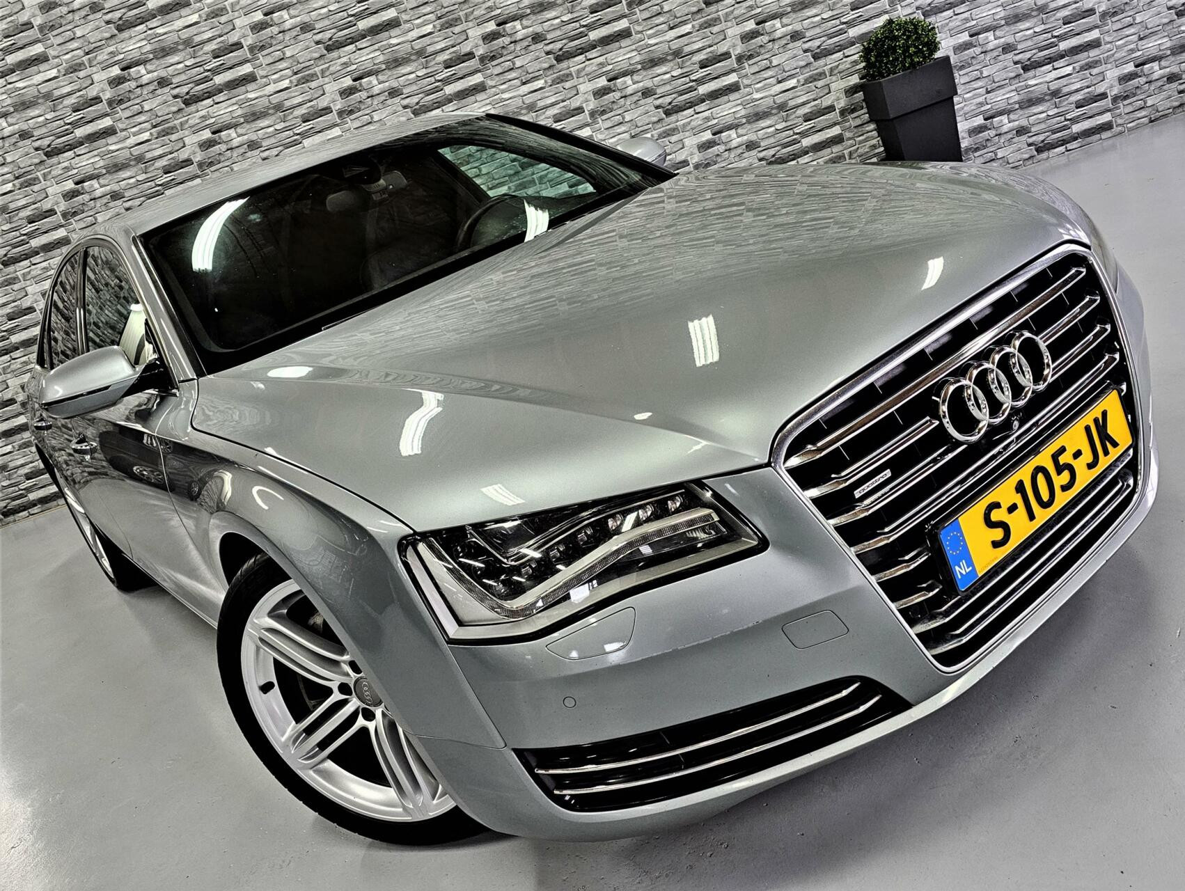 Hoofdafbeelding Audi A8