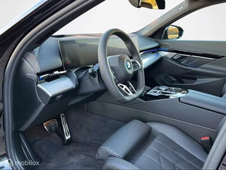 BMW 5 Serie BMW 5 serie 530e Touring M-Sport / Leer /Pano /Head-up /TH - afbeelding nr 9